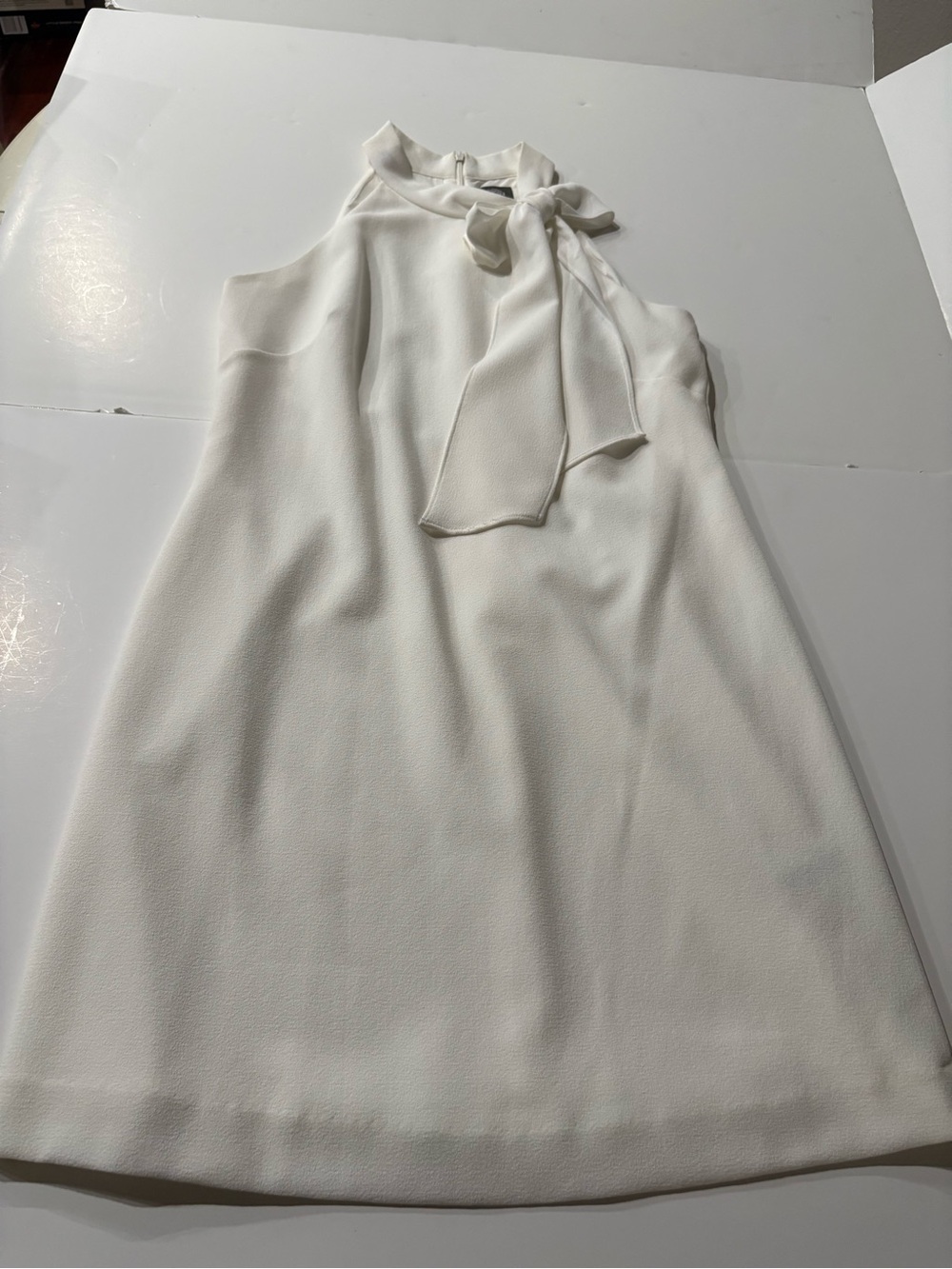 Vince Camuto Women’s White Halter Tie-Neck Dress size 12, cocktail attire